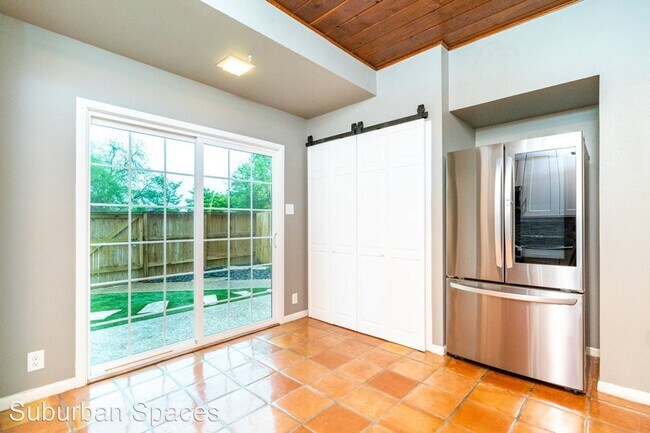 Building Photo - 3 br, 3 bath House - 3103 Eisenhauer Rd. #M29