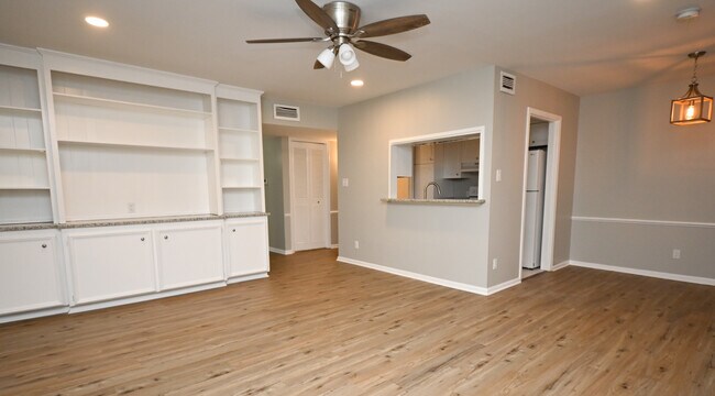 Sala de estar - 3730 Fairfield Ave