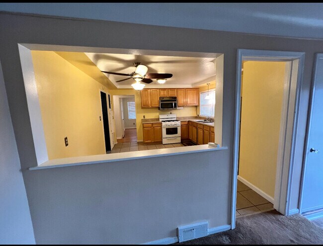 Building Photo - 24517 Rosebud Ave