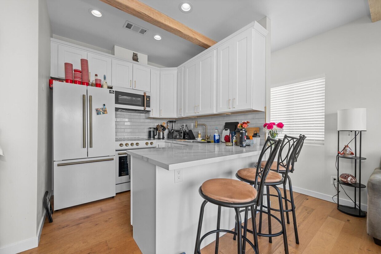 Foto principal - 5338 Hewlett Dr