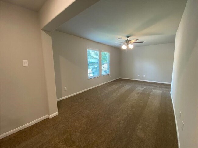 Foto del edificio - 13443 Greenbrier Dr