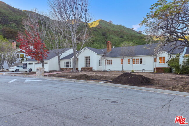 Foto del edificio - 17620 Camino De Yatasto