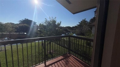 Building Photo - 9788 Nob Hill Ct