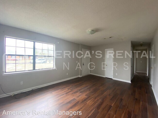 Building Photo - 3 br, 1.5 bath House - 130 Fairlane Drive