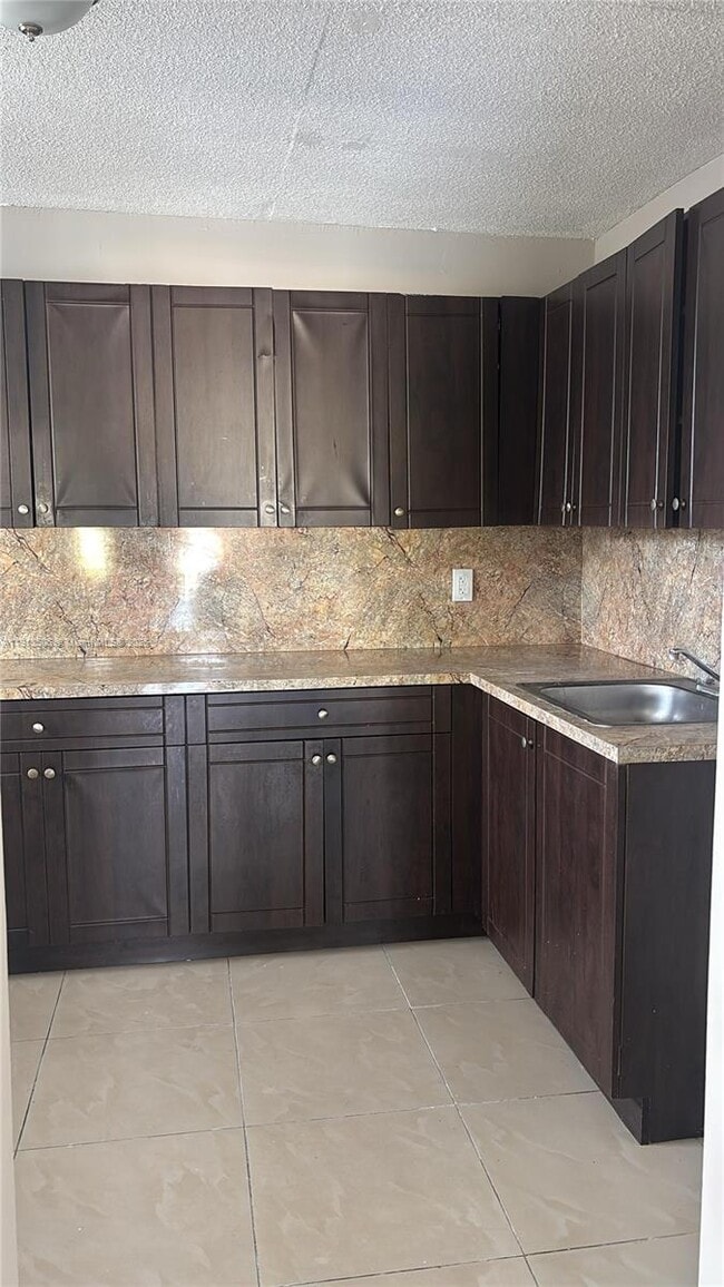 Foto del edificio - 13725 NE 6th Ave