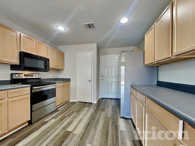 Building Photo - 5617 Victory Gallop Dr