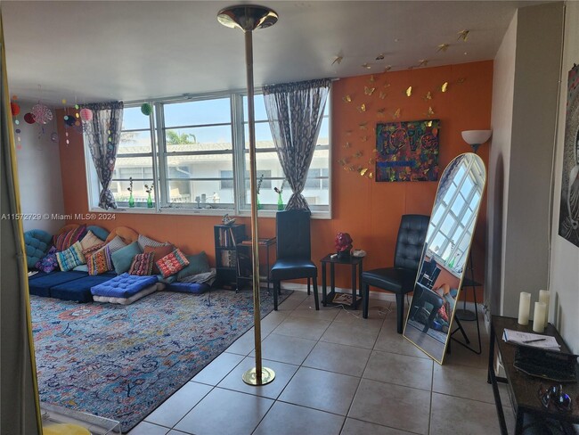 Foto del edificio - 3161 S Ocean Dr