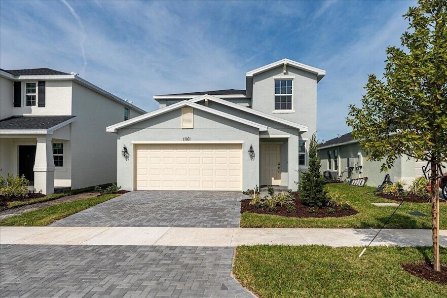 Foto principal - 11161 NW Fernbrook Dr