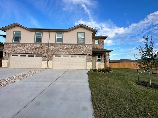 Building Photo - 124 Calla Ln