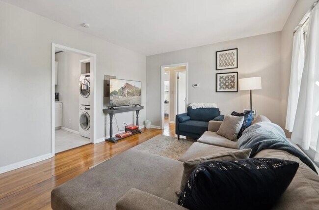 Photo - 100 S Ann Arbor St Apartments