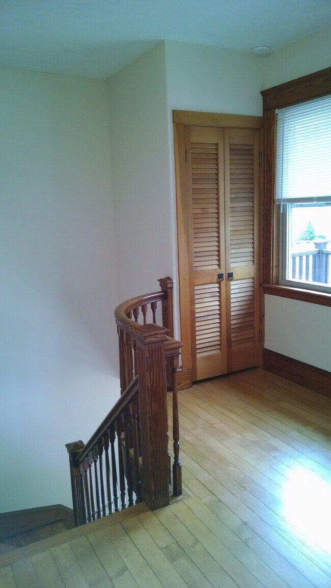 Building Photo - 45 Sterling Rd