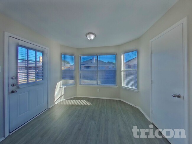 Foto del edificio - 932 Crowder Dr