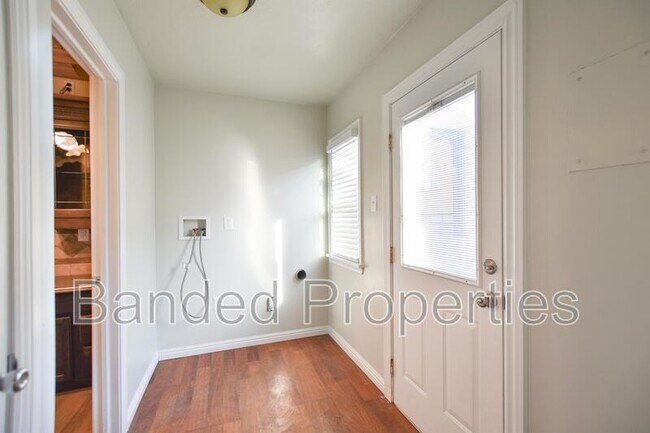 Foto del edificio - 2467 S 700 E