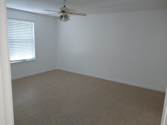 Foto del edificio - 8528 Echoridge Ct