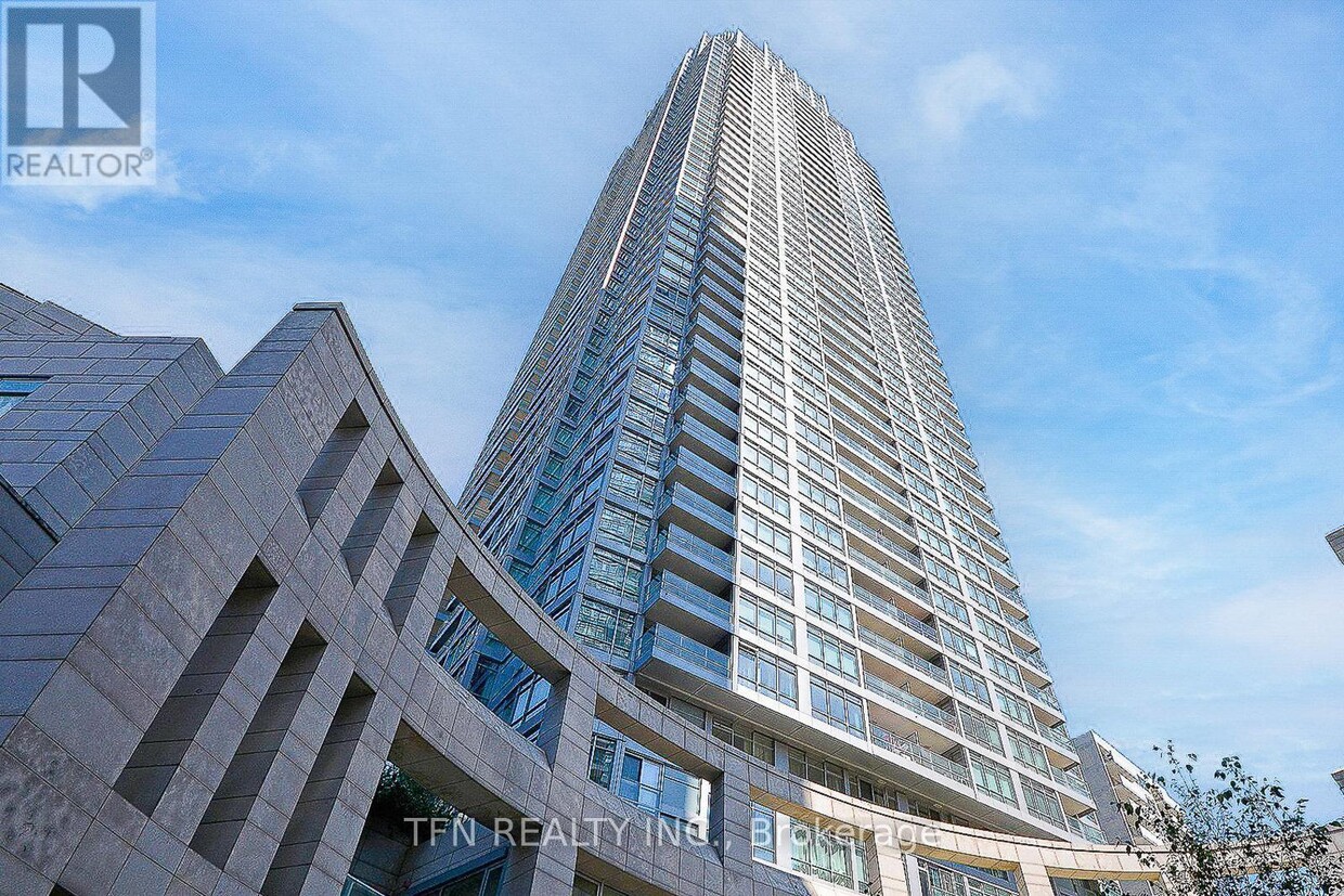 Primary Photo - 2191 Yonge St