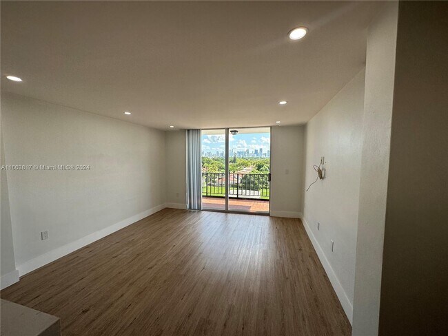 Foto del edificio - 1400 SW 27th Ave