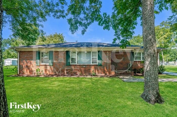 Primary Photo - 308 Orange Cir