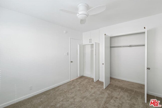 Foto del edificio - 2451 Corinth Avenue, Los Angeles, CA 90064...