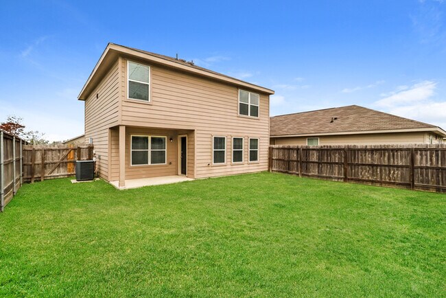 Foto del edificio - Oakwood Forest - 2000 Oakwood Forest Drive...