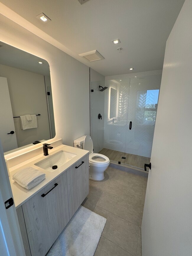 MASTER BATHROOM - 137 NW 31st St