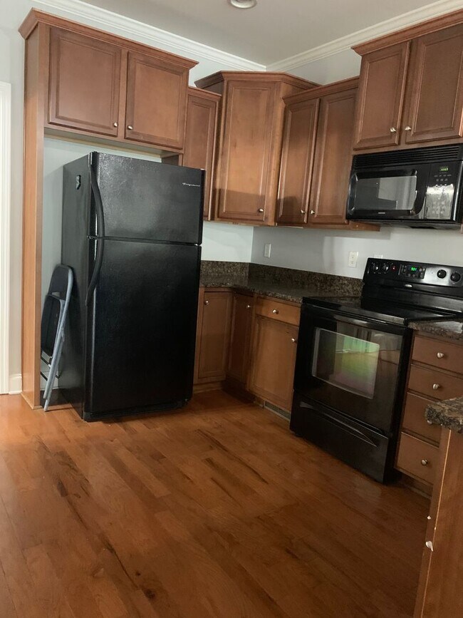 Foto del edificio - Lovely Eastside Townhome Condo Near Vet School- 3BR/3BATH!