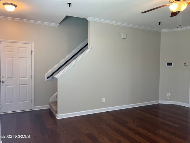 Building Photo - 605 Marseille Ct