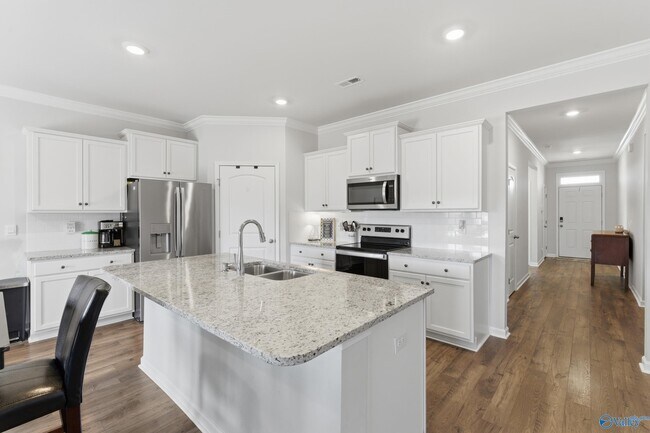 Foto del edificio - 7005 Nearpath Dr NW