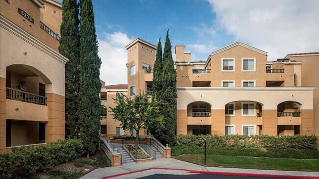 Foto del edificio - 5305 Toscana Way