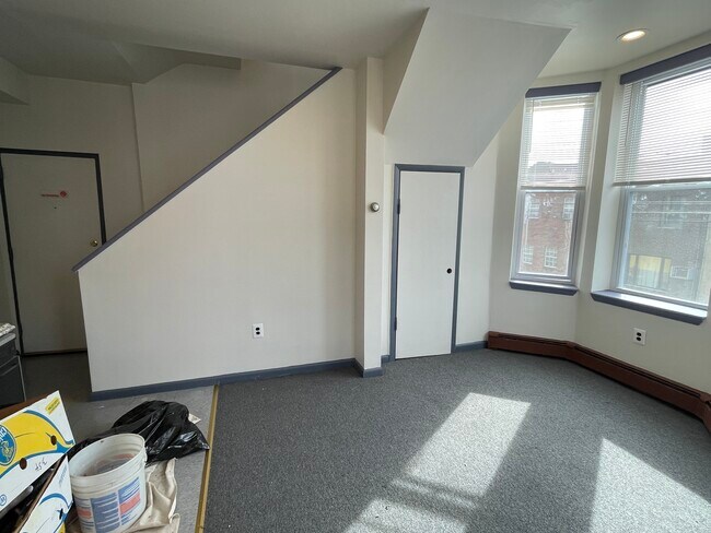 Espacio habitable en la planta baja - 1501 S 16th St