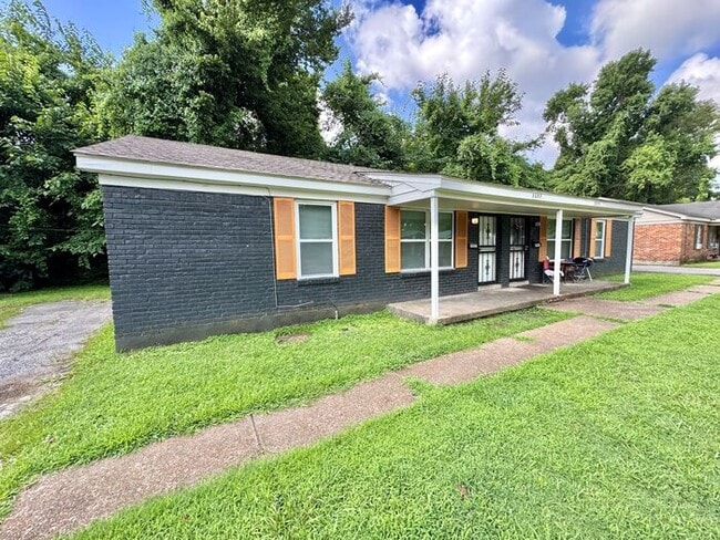 Building Photo - 3057 Radford Rd