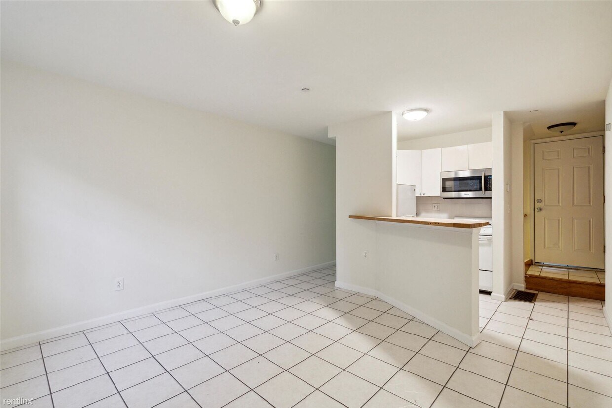 Primary Photo - 3 br, 2 bath Duplex - 1538 FONTAIN ST Unit A