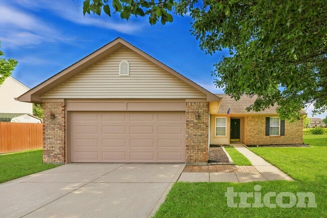 Building Photo - 8623 Robin Run Way