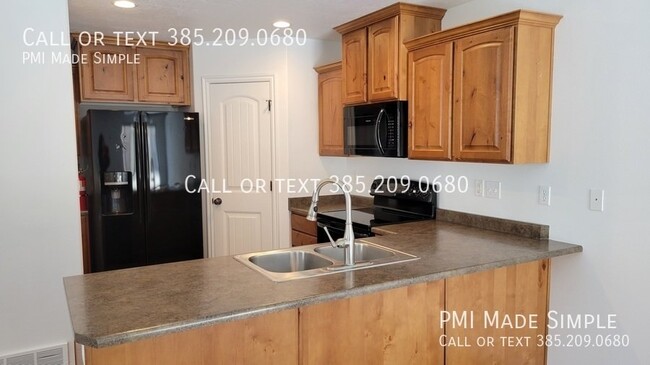 Foto del edificio - BEAUTIFUL Spacious Townhome in Eagle Mount...