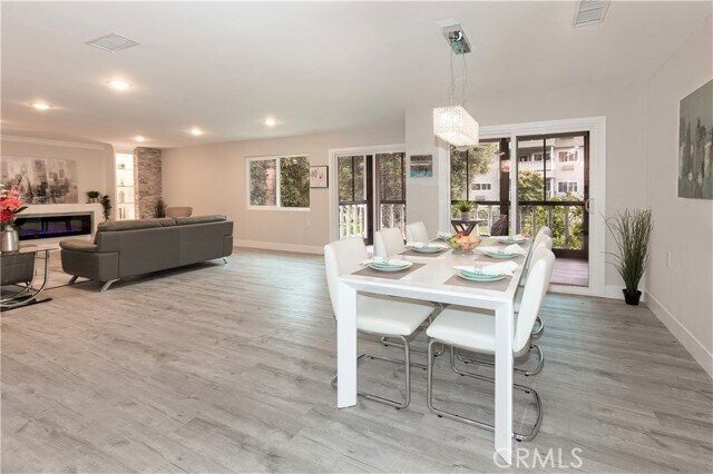 Foto del edificio - 2404 Via Mariposa W