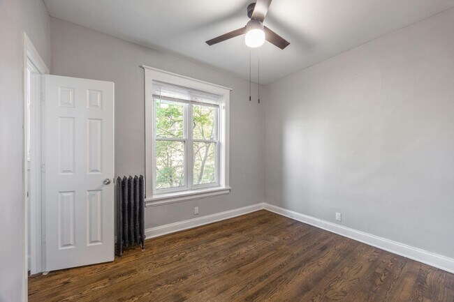 Foto del edificio - 6259 N Lakewood Ave