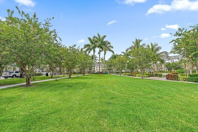 Building Photo - 255 Murcia Dr