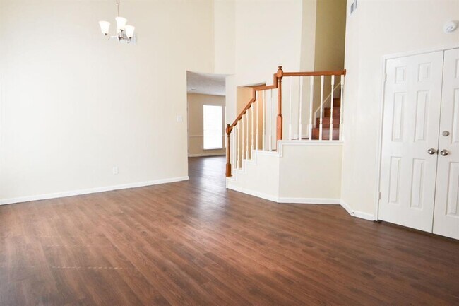 Foto del edificio - 13319 Lynnville Dr