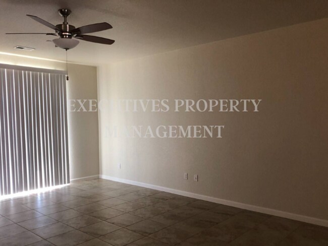 Foto del edificio - 1470 Woodbury Ct