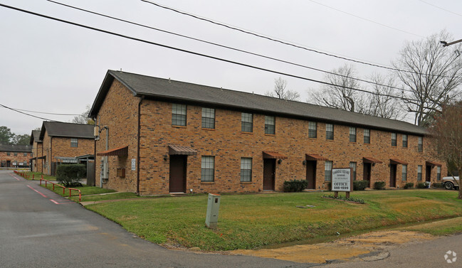 Building Photo - Oakridge Square Townhomes