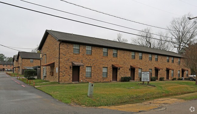 Foto del edificio - Oakridge Square Townhomes