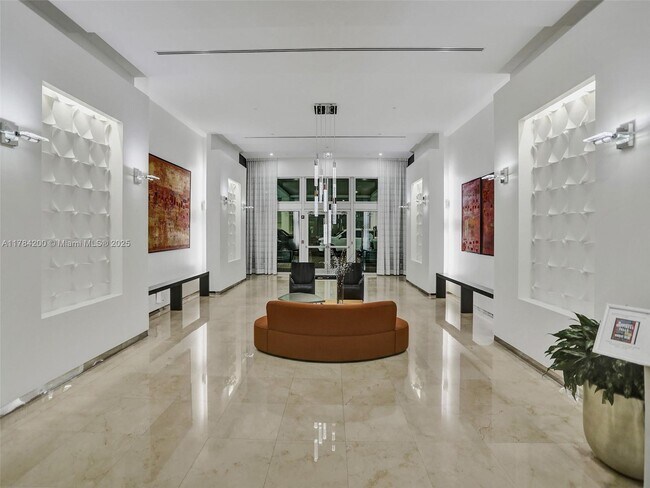 Foto del edificio - 9066 SW 73rd Ct