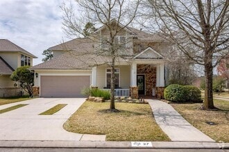 Building Photo - 27 S Mews Wood Ct