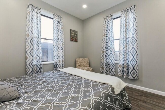Building Photo - 2 br, 1 bath Condo - 6601 Broadway Apt A4