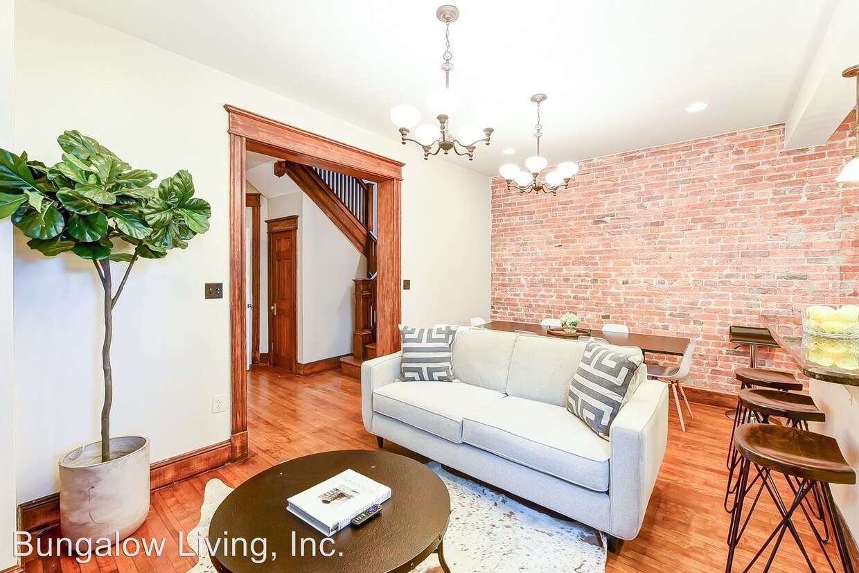Primary Photo - 1465 Meridian Pl NW
