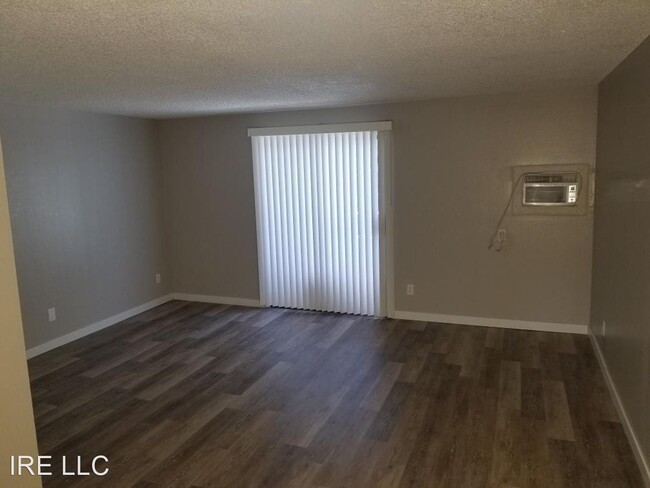 Building Photo - 3001 E Upriver Dr