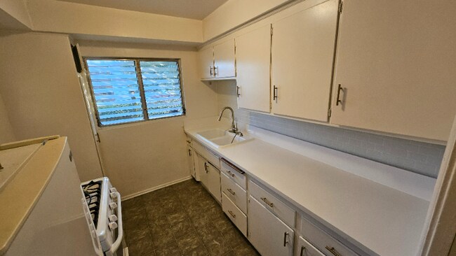 Foto del edificio - 8315 Clinton Ave