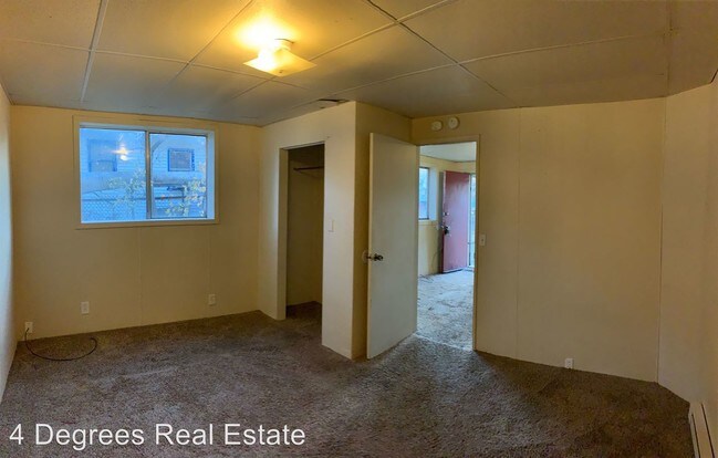 Building Photo - 4812 N Lacey St