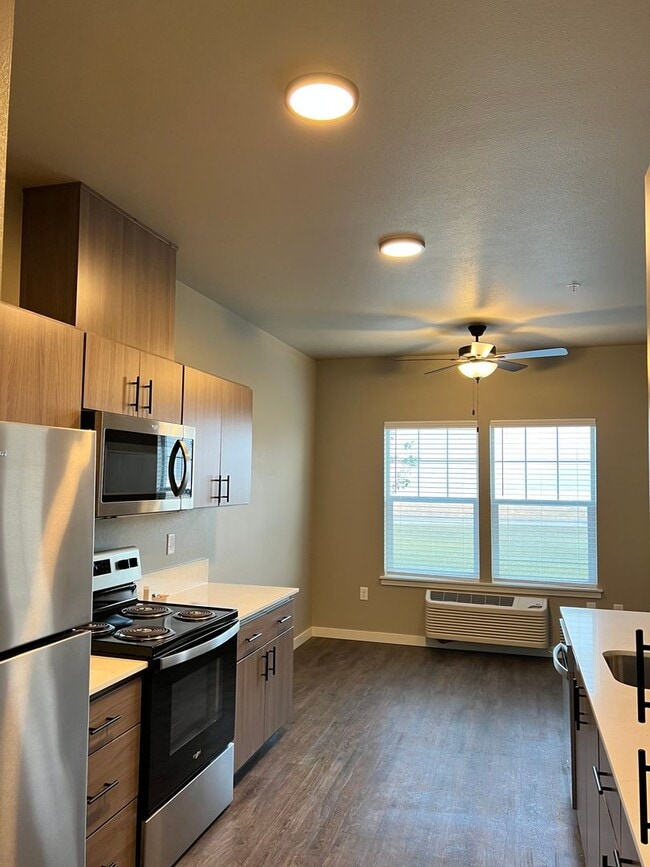 Interior Photo - Eagle Pointe