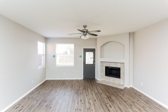 Building Photo - 2907 Hobble Ct