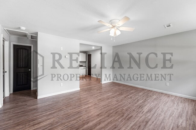 Building Photo - 1041 S Christine Ave